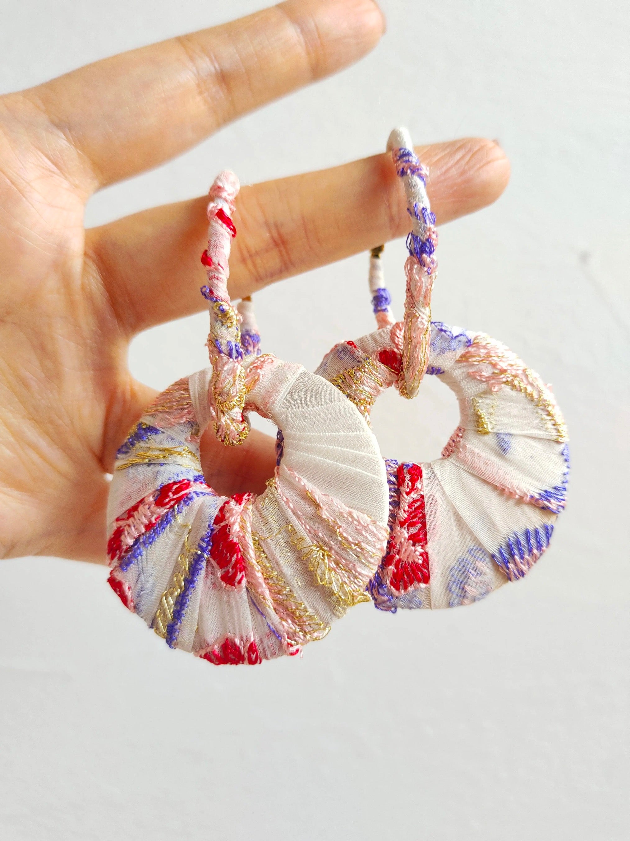 Circle silk wrapped earrings 8cm *5cm