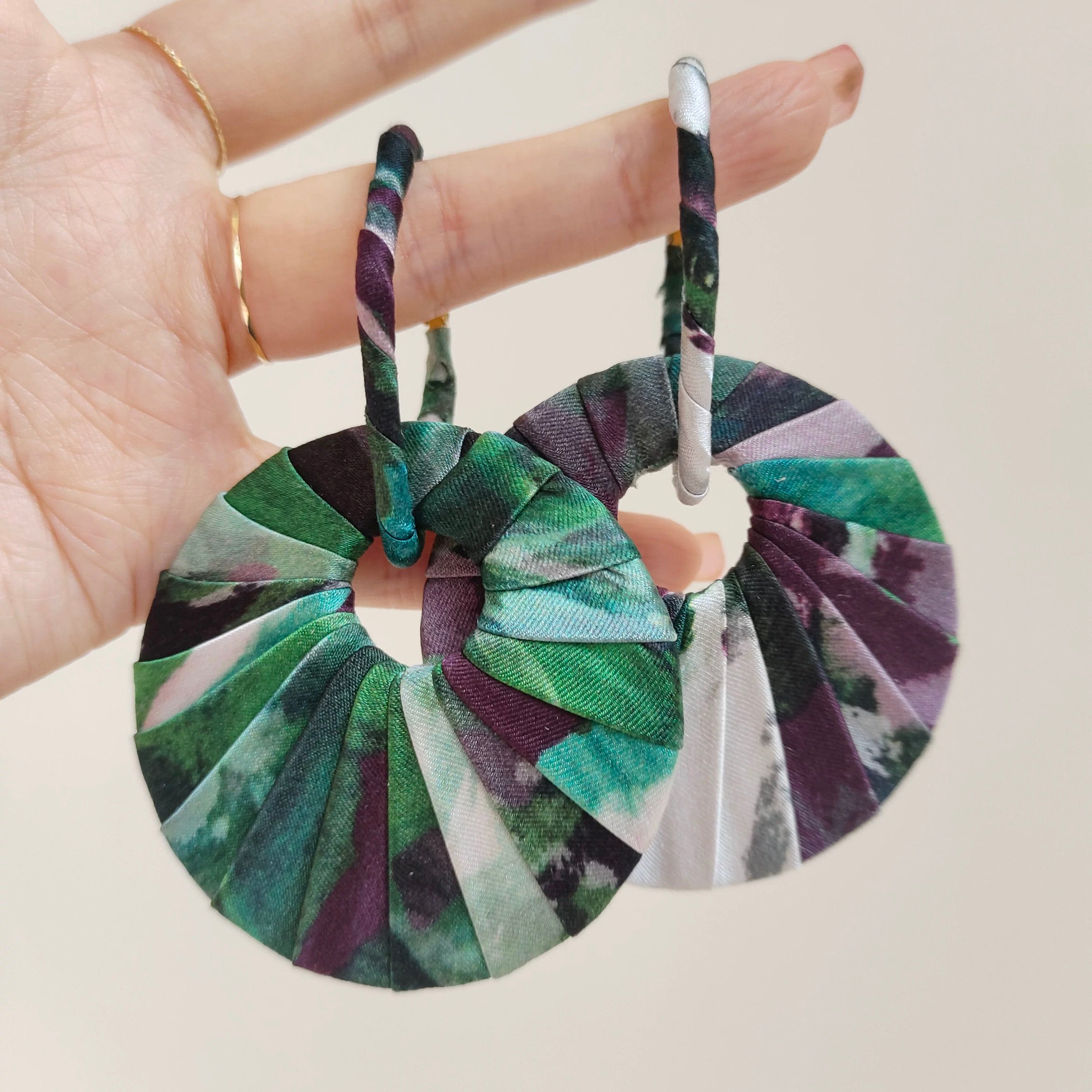 Circle silk wrapped earrings 8cm *5cm