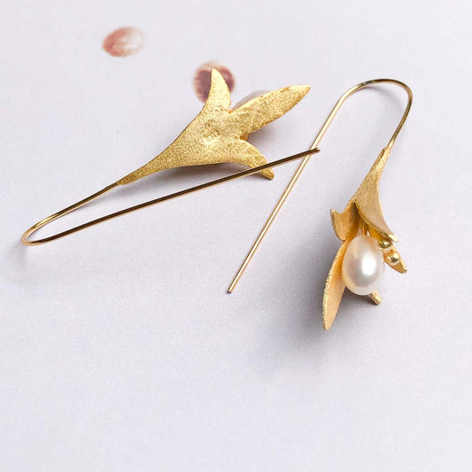 Flower hook freshwater Pearl earrings