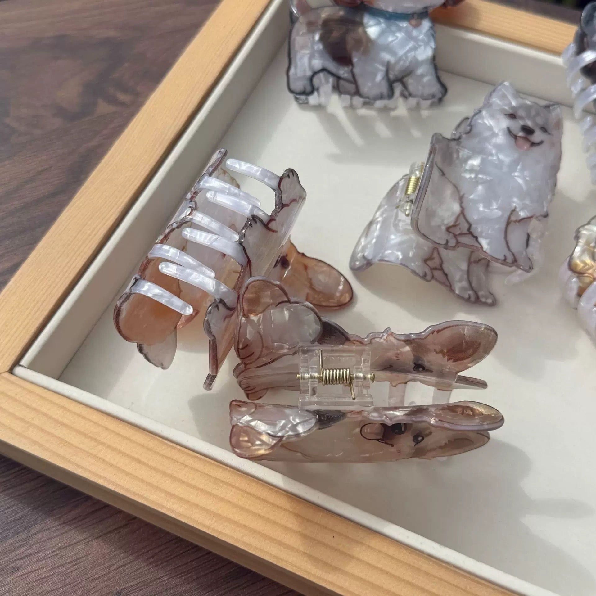 Acrylic dog hair clip